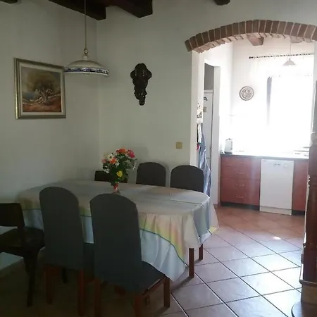 House With A Parking Space - 18805 * Olib
